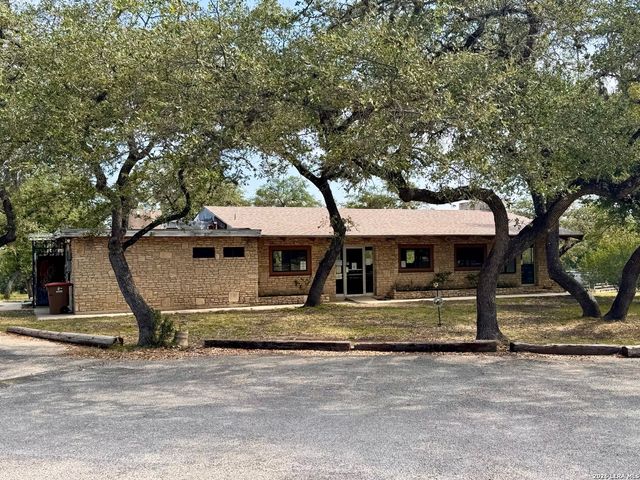 462 W OVERLOOK DR, Canyon Lake, TX 78133
