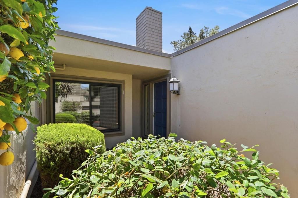 Image 4 of property listing at 1709 Cherryhills Lane, San Jose, CA 95125