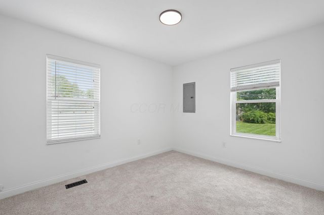 196 Maple Drive, Columbus, OH 43228