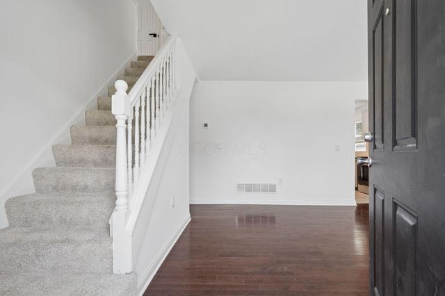 196 Maple Drive, Columbus, OH 43228