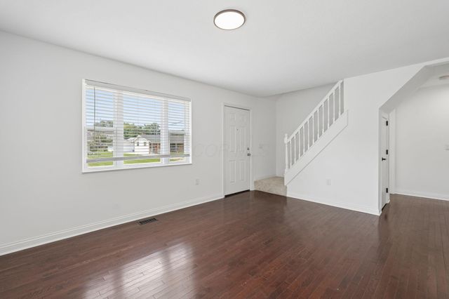 196 Maple Drive, Columbus, OH 43228