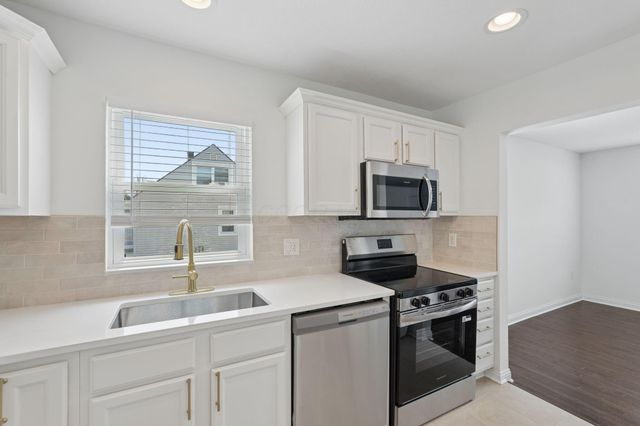 196 Maple Drive, Columbus, OH 43228