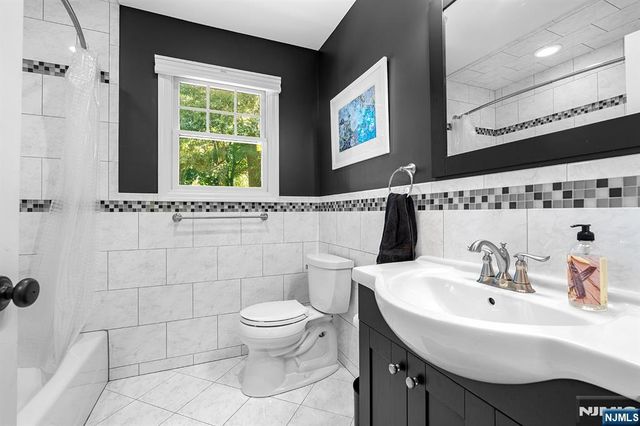 164 Kensington Road, River Edge, NJ 07661
