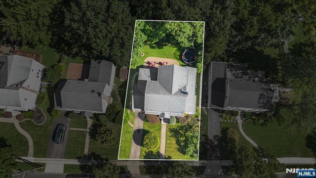 164 Kensington Road, River Edge, NJ 07661
