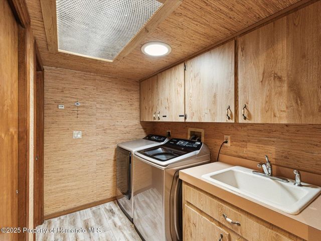 8393 Delaware Drive, Weeki Wachee, FL 34607