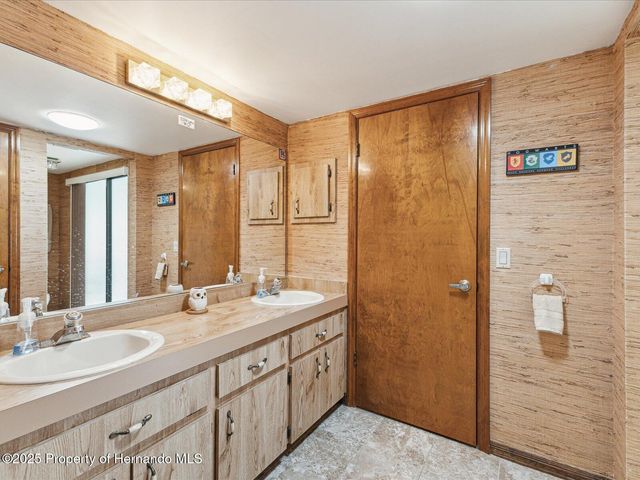 8393 Delaware Drive, Weeki Wachee, FL 34607