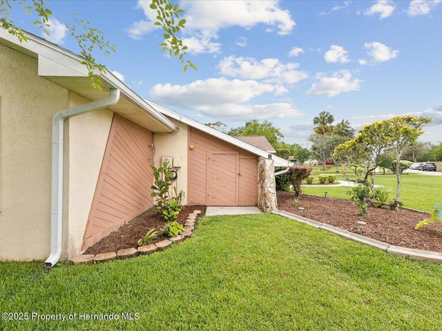 8393 Delaware Drive, Weeki Wachee, FL 34607