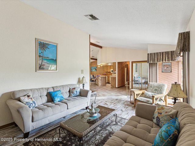 8393 Delaware Drive, Weeki Wachee, FL 34607