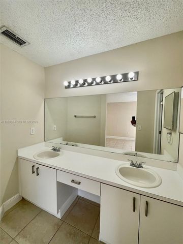 13772 SW 145th Ter 13772, Miami, FL 33186