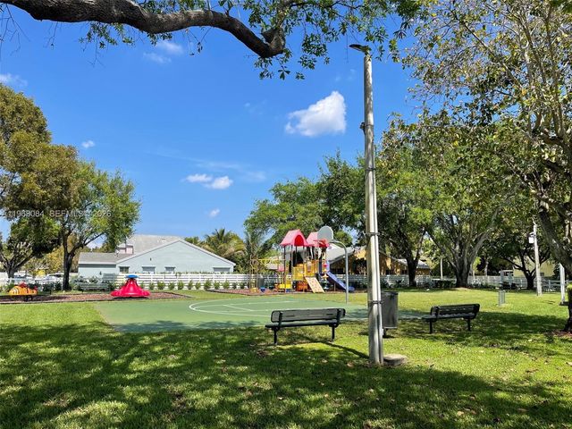 13772 SW 145th Ter 13772, Miami, FL 33186