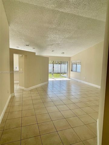 13772 SW 145th Ter 13772, Miami, FL 33186