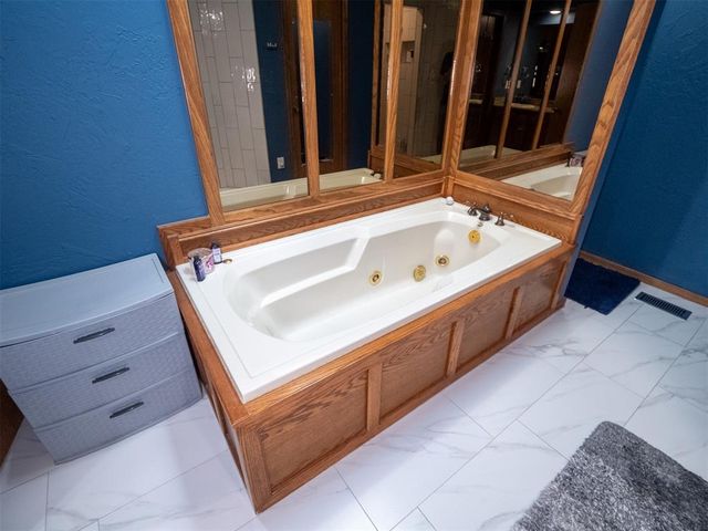 11408 Burning Oaks Road, Oklahoma City, OK 73150