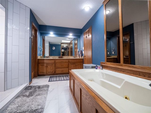 11408 Burning Oaks Road, Oklahoma City, OK 73150