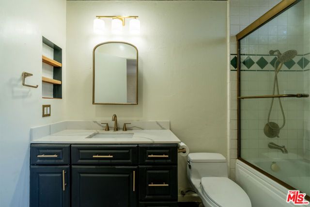 18445 Hatteras Street 504, Los Angeles, CA 91356