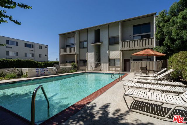 18445 Hatteras Street 504, Los Angeles, CA 91356