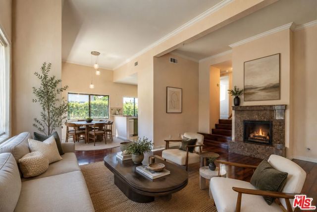 18445 Hatteras Street 504, Los Angeles, CA 91356
