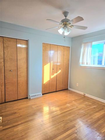 7872 Ritz Avenue, Westland, MI 48185