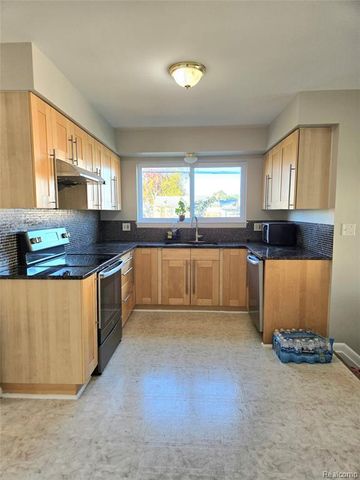 7872 Ritz Avenue, Westland, MI 48185