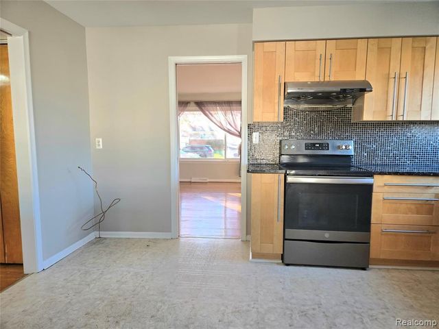 7872 Ritz Avenue, Westland, MI 48185