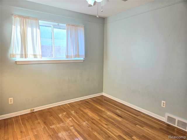 7872 Ritz Avenue, Westland, MI 48185