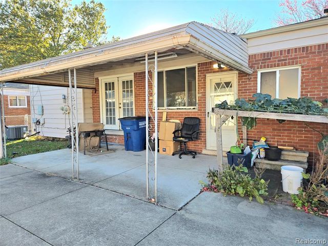 7872 Ritz Avenue, Westland, MI 48185