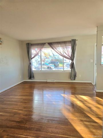 7872 Ritz Avenue, Westland, MI 48185