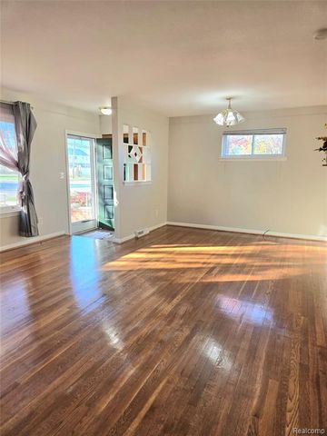 7872 Ritz Avenue, Westland, MI 48185