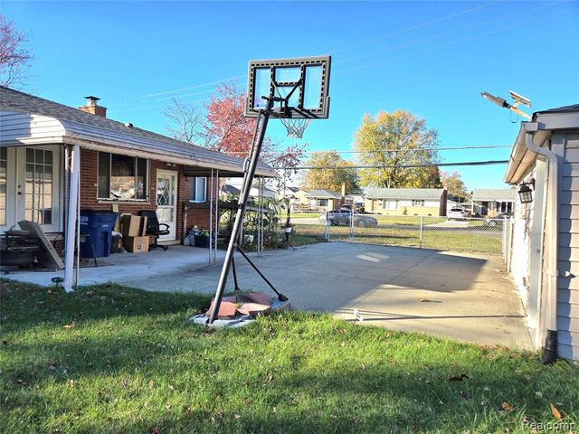 7872 Ritz Avenue, Westland, MI 48185