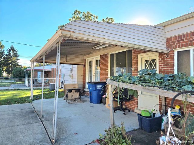 7872 Ritz Avenue, Westland, MI 48185