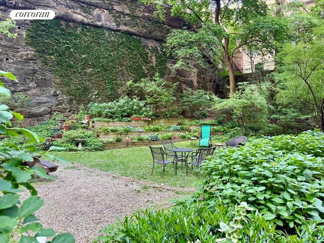 875 W 181st St Apt 3A, New York City, NY 10033