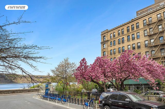 875 W 181st St Apt 3A, New York City, NY 10033