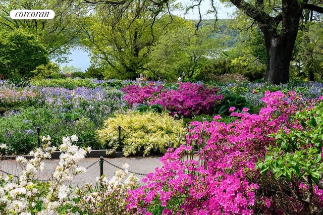 875 W 181st St Apt 3A, New York City, NY 10033