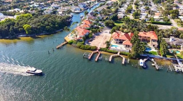 2252 Bay Village Court, Palm Beach Gardens, FL 33410