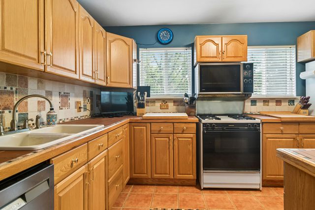 23511 N Cottage Road, Lake Zurich, IL 60047