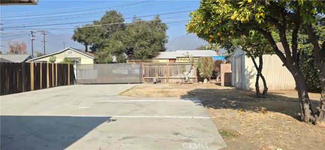 435 W Walnut Avenue, Monrovia, CA 91016