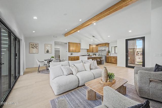 5438 E AVALON Drive, Phoenix, AZ 85018