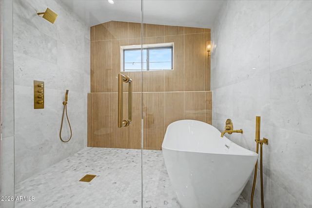 5438 E AVALON Drive, Phoenix, AZ 85018