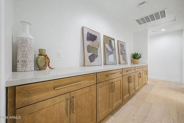 5438 E AVALON Drive, Phoenix, AZ 85018