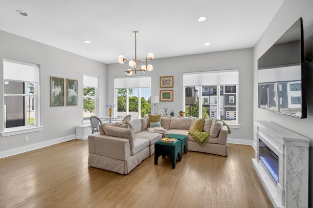 1007A Alice St, Nashville, TN 37218