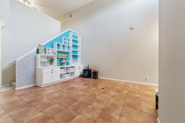 624 NE BENT PADDLE Lane, Port St. Lucie, FL 34983