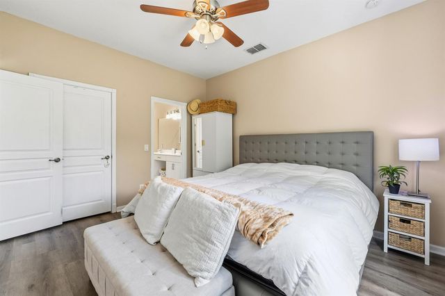 624 NE BENT PADDLE Lane, Port St. Lucie, FL 34983