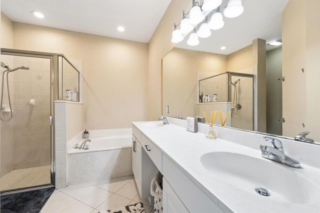 624 NE BENT PADDLE Lane, Port St. Lucie, FL 34983