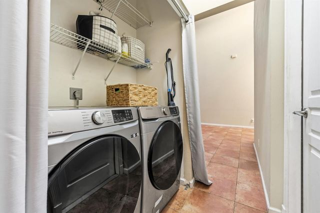 624 NE BENT PADDLE Lane, Port St. Lucie, FL 34983