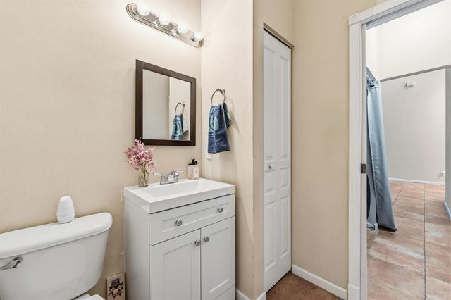 624 NE BENT PADDLE Lane, Port St. Lucie, FL 34983