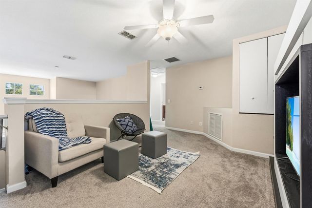 624 NE BENT PADDLE Lane, Port St. Lucie, FL 34983