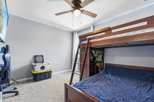 624 NE BENT PADDLE Lane, Port St. Lucie, FL 34983