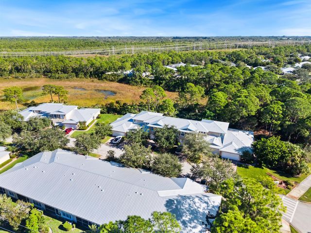 624 NE BENT PADDLE Lane, Port St. Lucie, FL 34983
