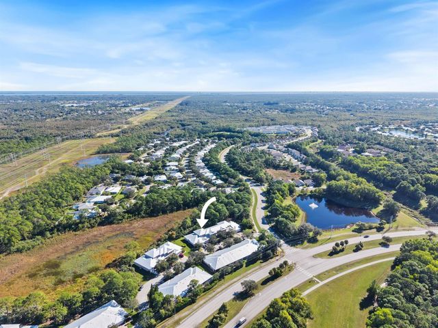 624 NE BENT PADDLE Lane, Port St. Lucie, FL 34983
