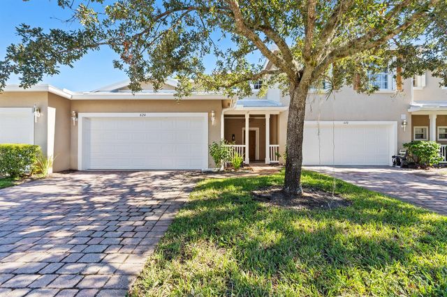 624 NE BENT PADDLE Lane, Port St. Lucie, FL 34983