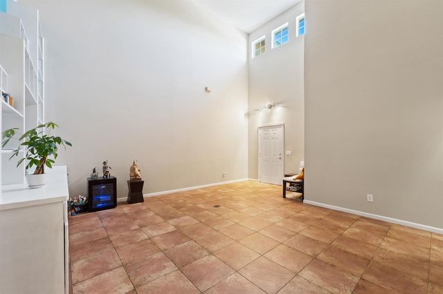 624 NE BENT PADDLE Lane, Port St. Lucie, FL 34983